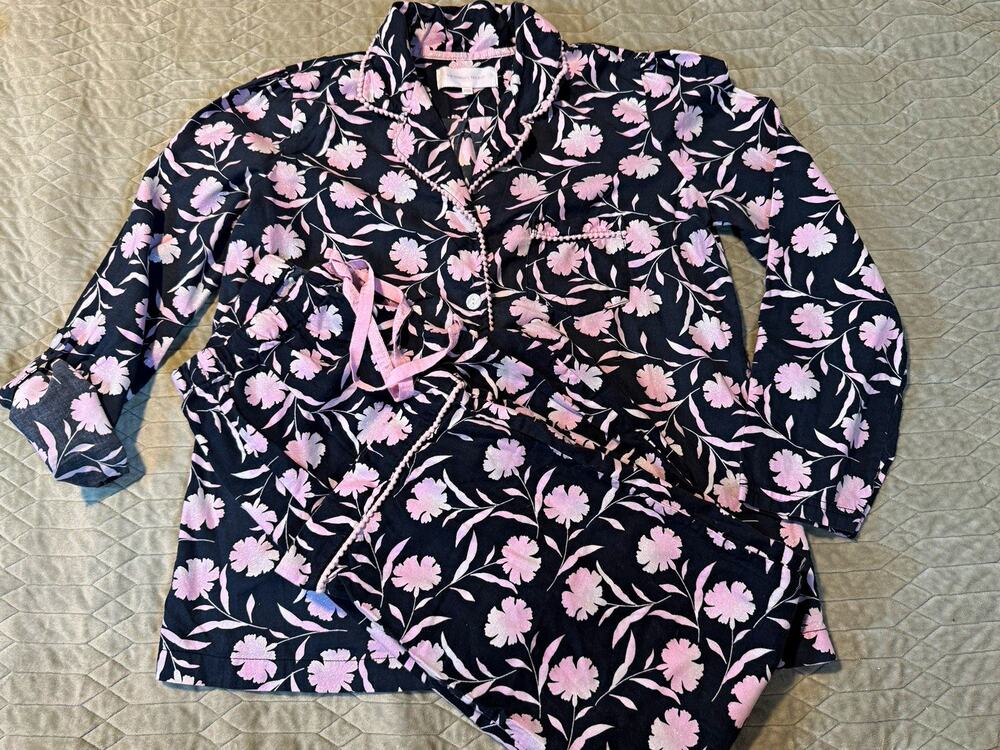 Victoria's Secret Women’s Pajama Set M Cotton Woven Floral Button Front Pocket
